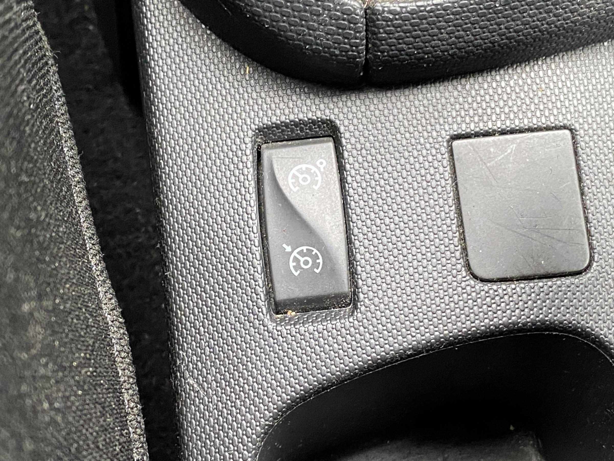 Renault Clio, 2015 - pohled č. 13