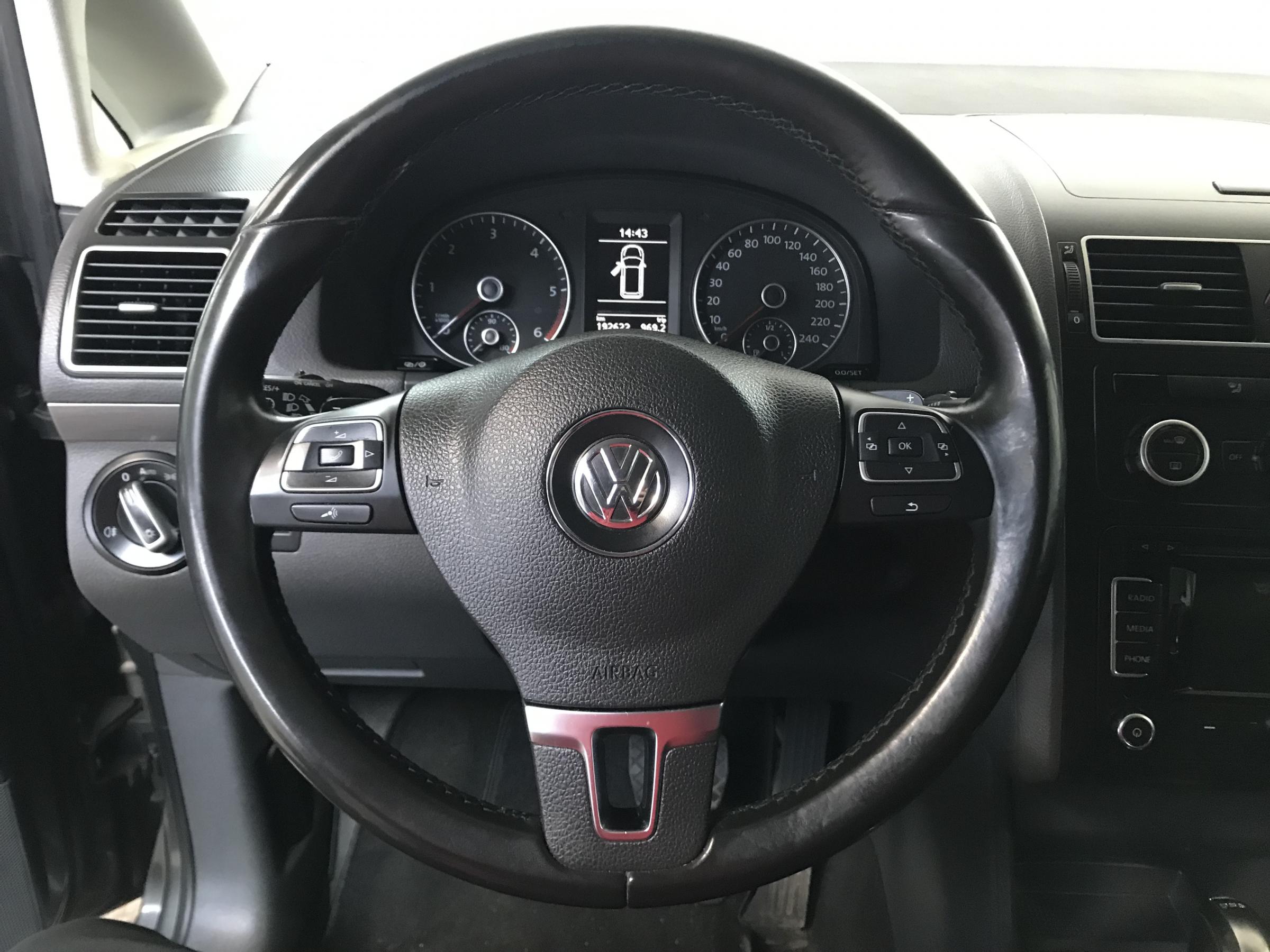 Volkswagen Touran, 2013 - pohled č. 16