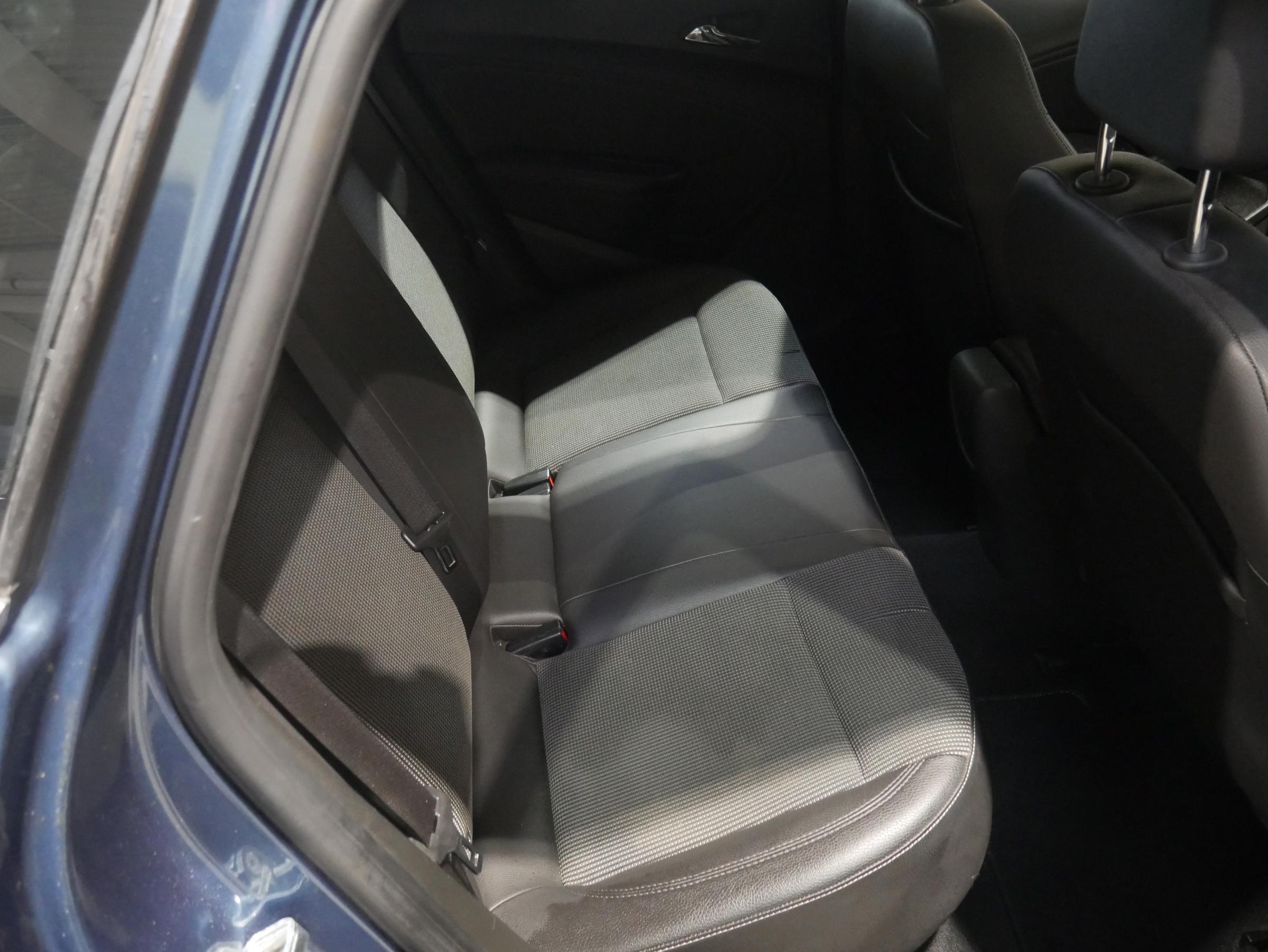 Opel Astra, 2013 - pohled č. 13