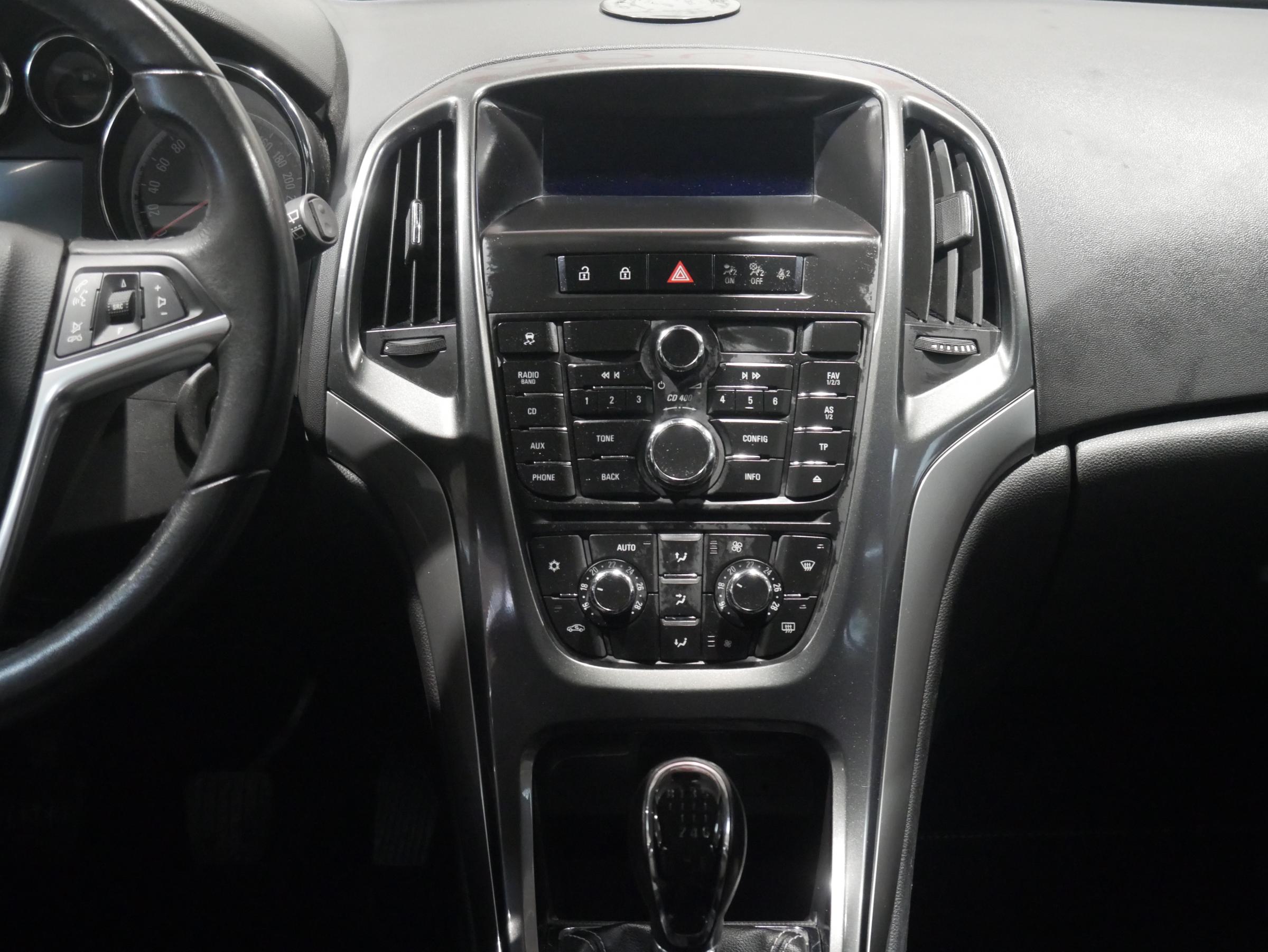 Opel Astra, 2013 - pohled č. 9