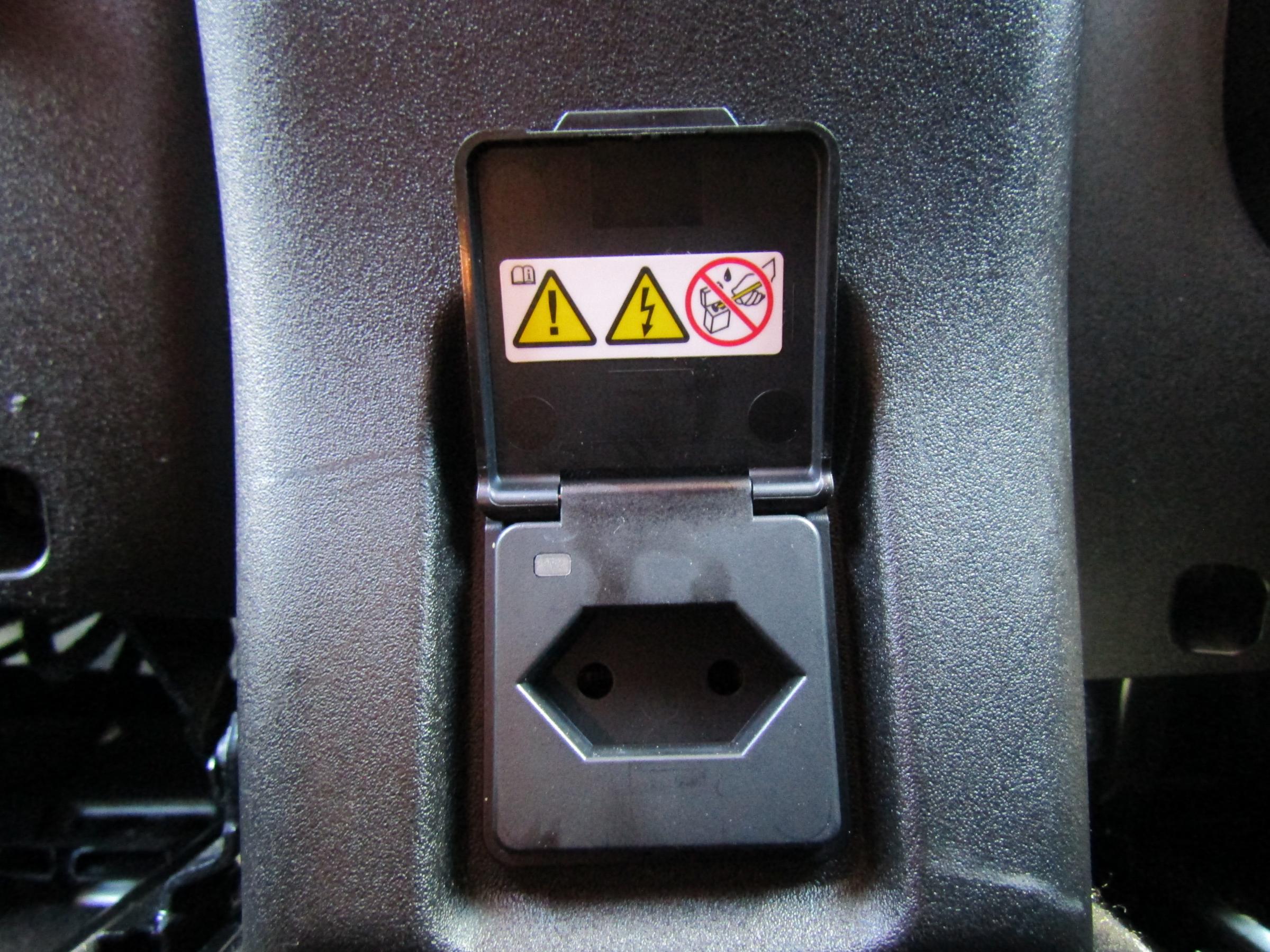 Jeep Renegade, 2017 - pohled č. 22