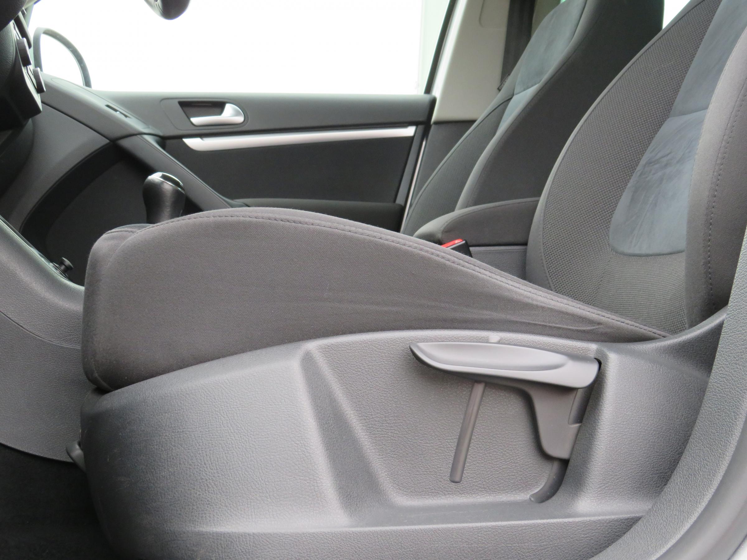 Volkswagen Tiguan, 2012 - pohled č. 20