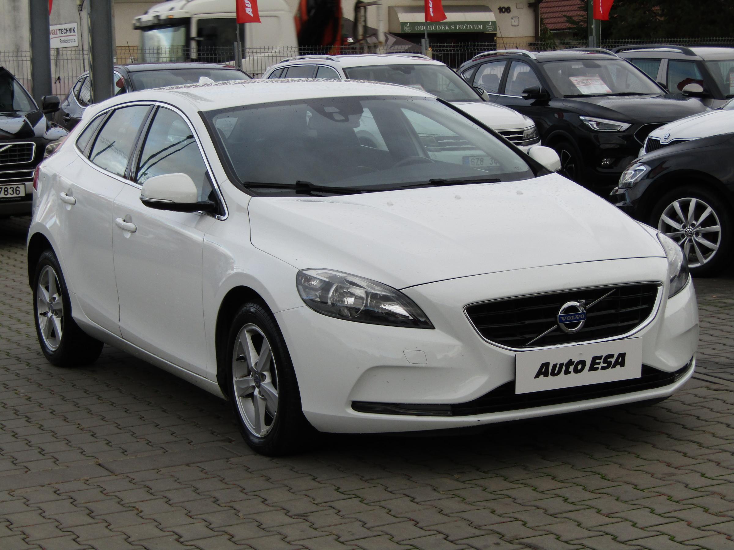 Volvo V40, 2013