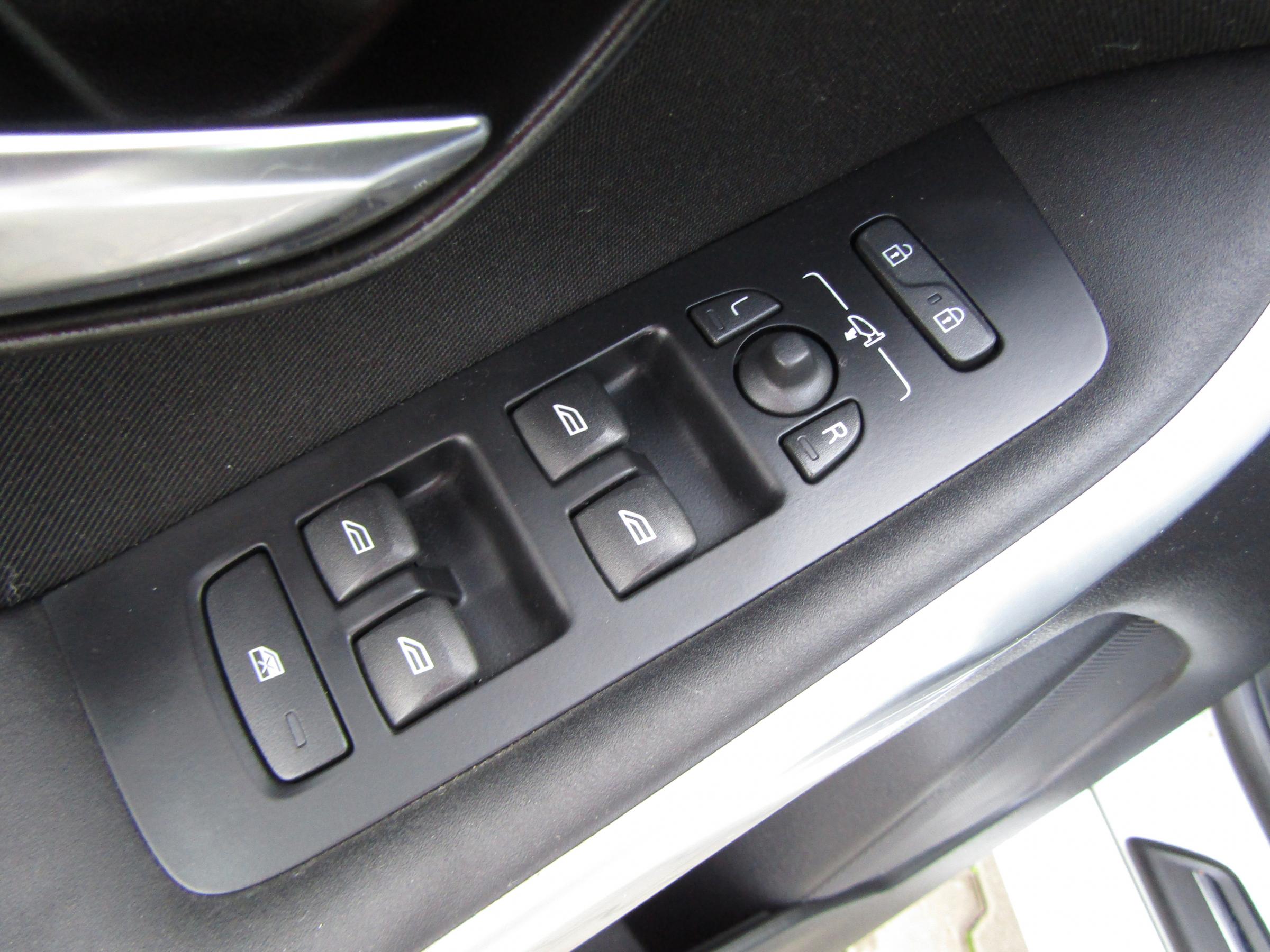 Volvo V40, 2013 - pohled č. 12