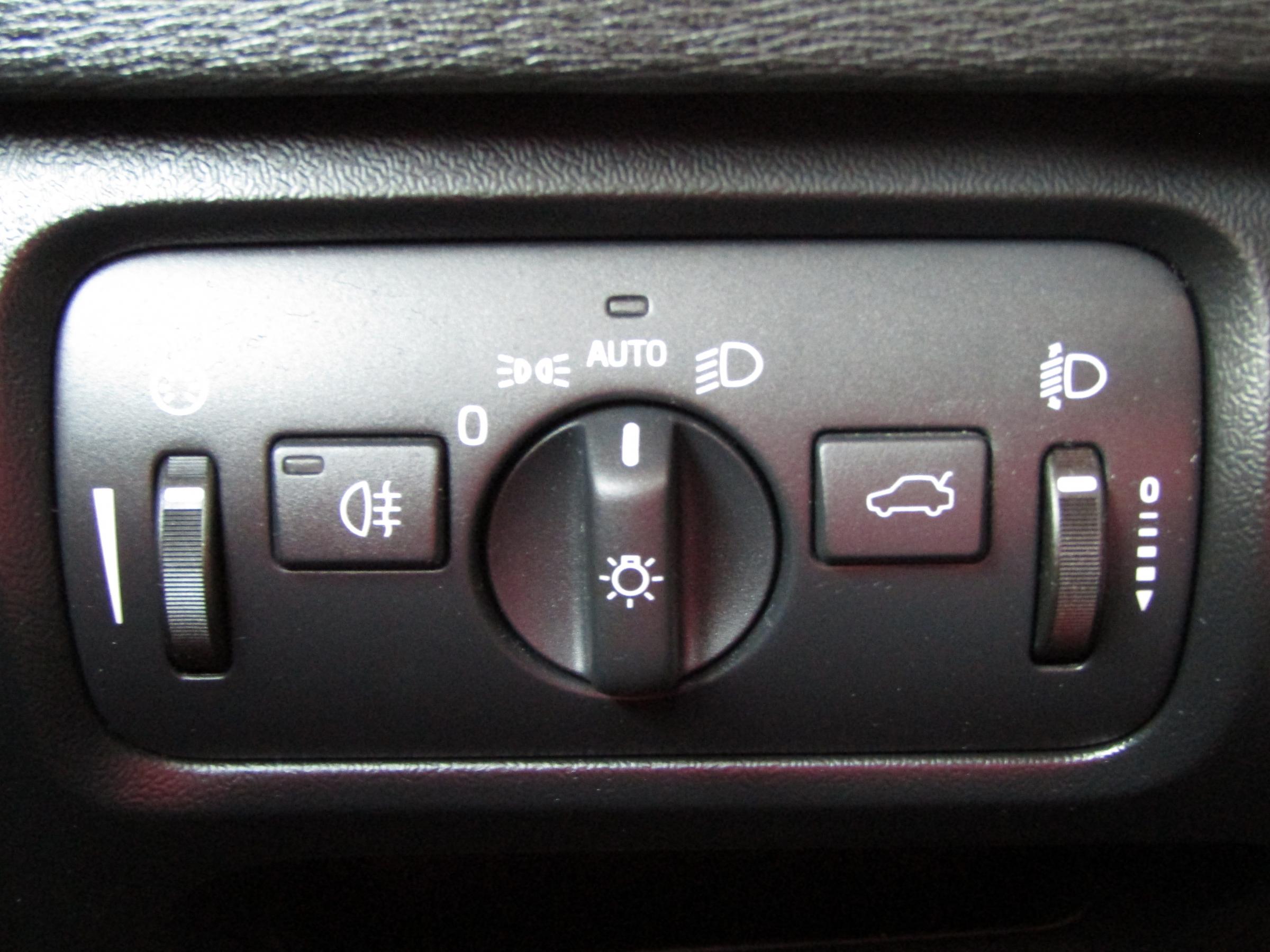 Volvo V40, 2013 - pohled č. 13