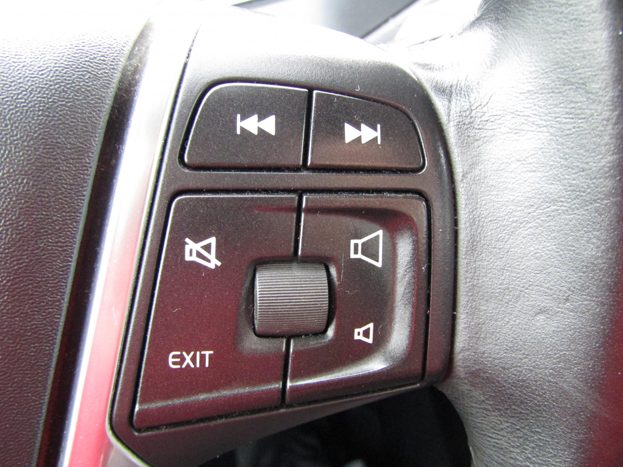 Volvo V40, 2013 - pohled č. 15