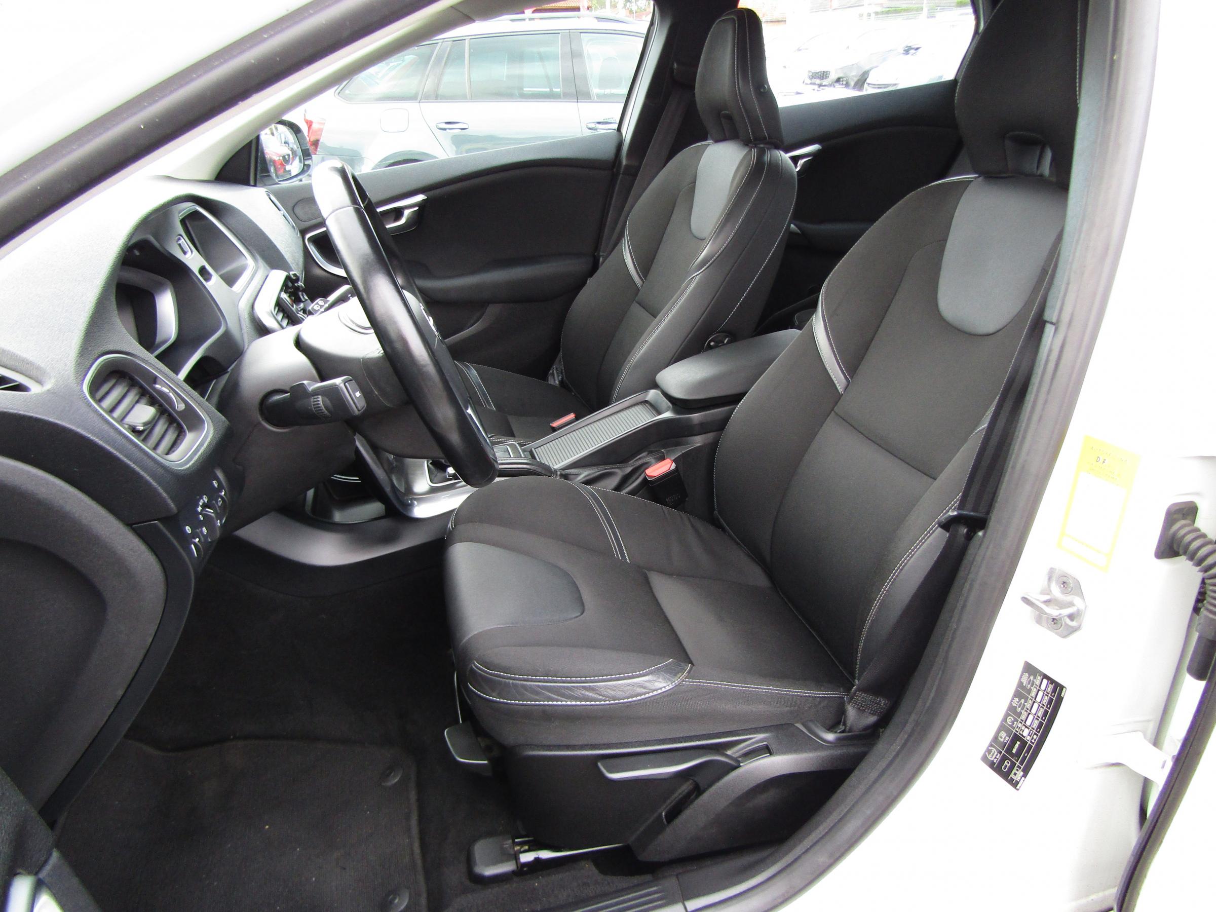 Volvo V40, 2013 - pohled č. 9