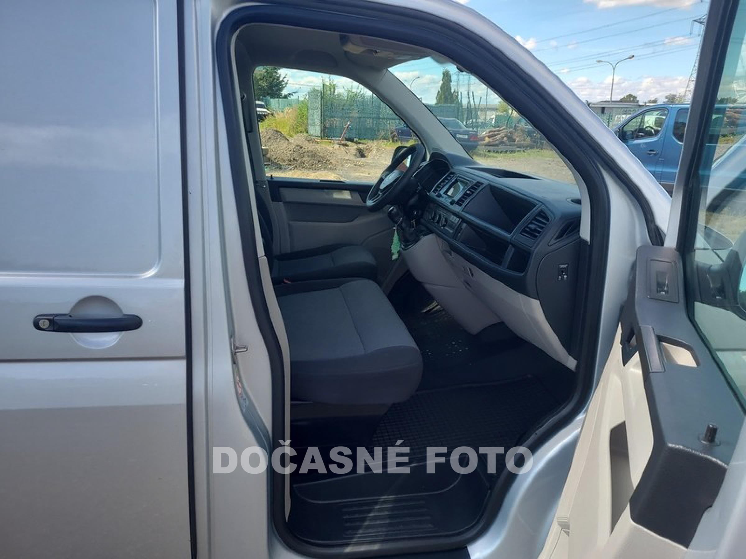 Volkswagen Transporter, 2019 - pohled č. 4