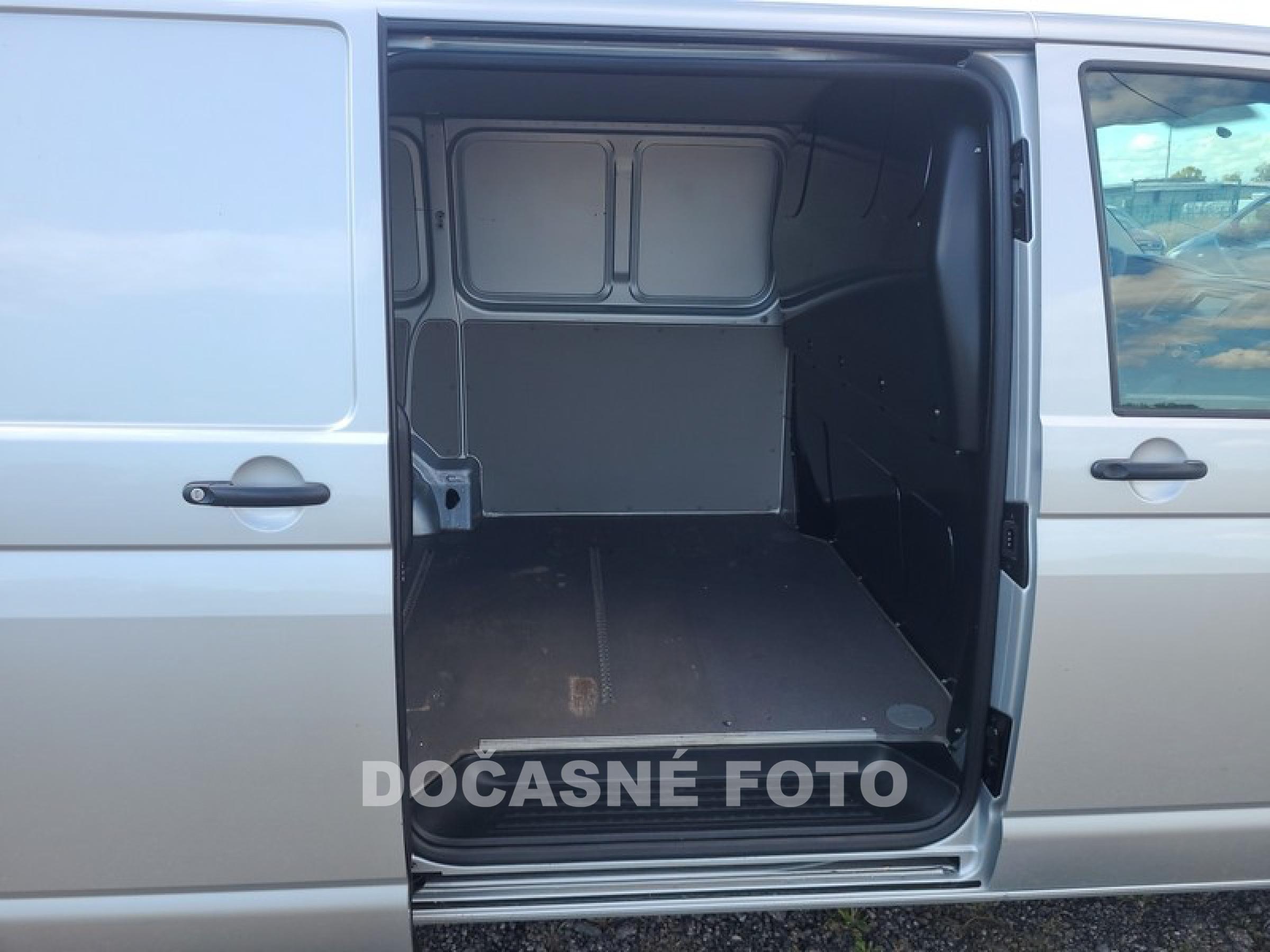 Volkswagen Transporter, 2019 - pohled č. 7