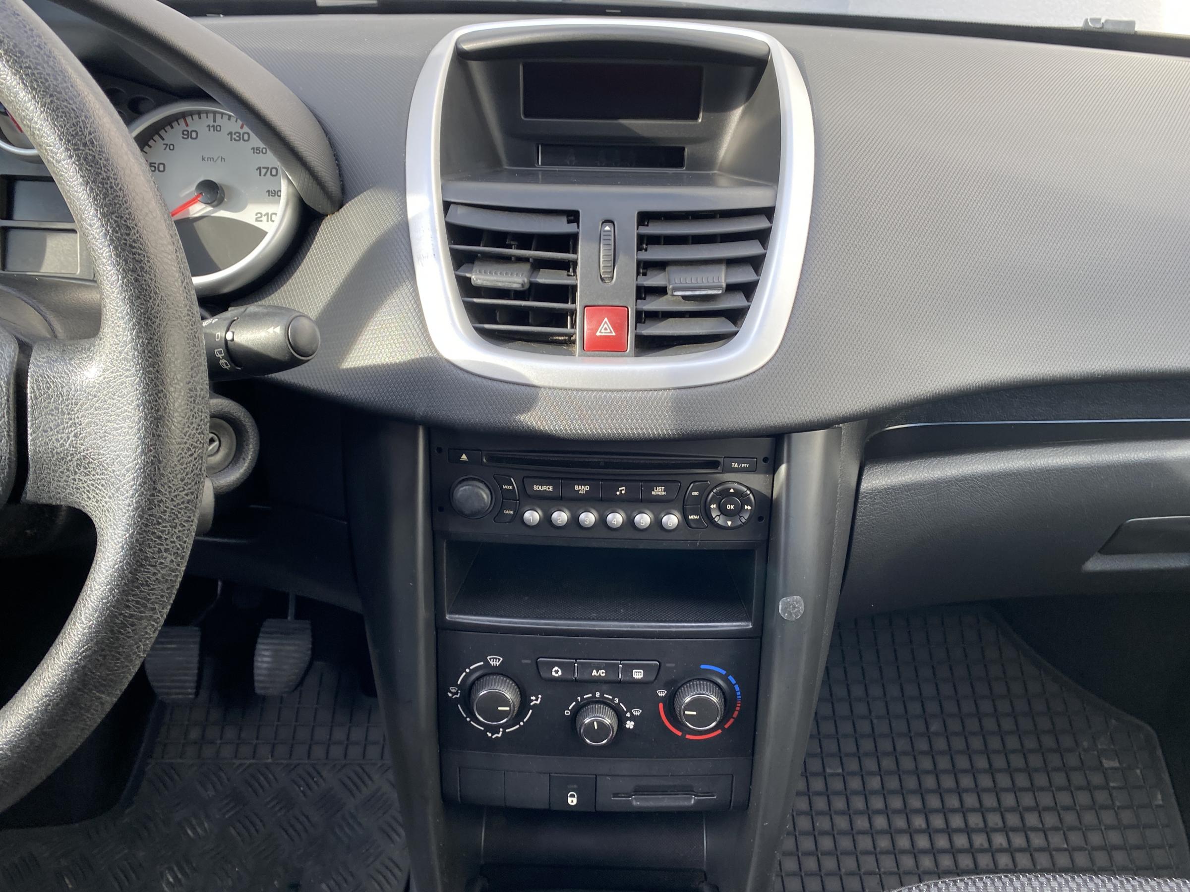 Peugeot 207, 2011 - pohled č. 12