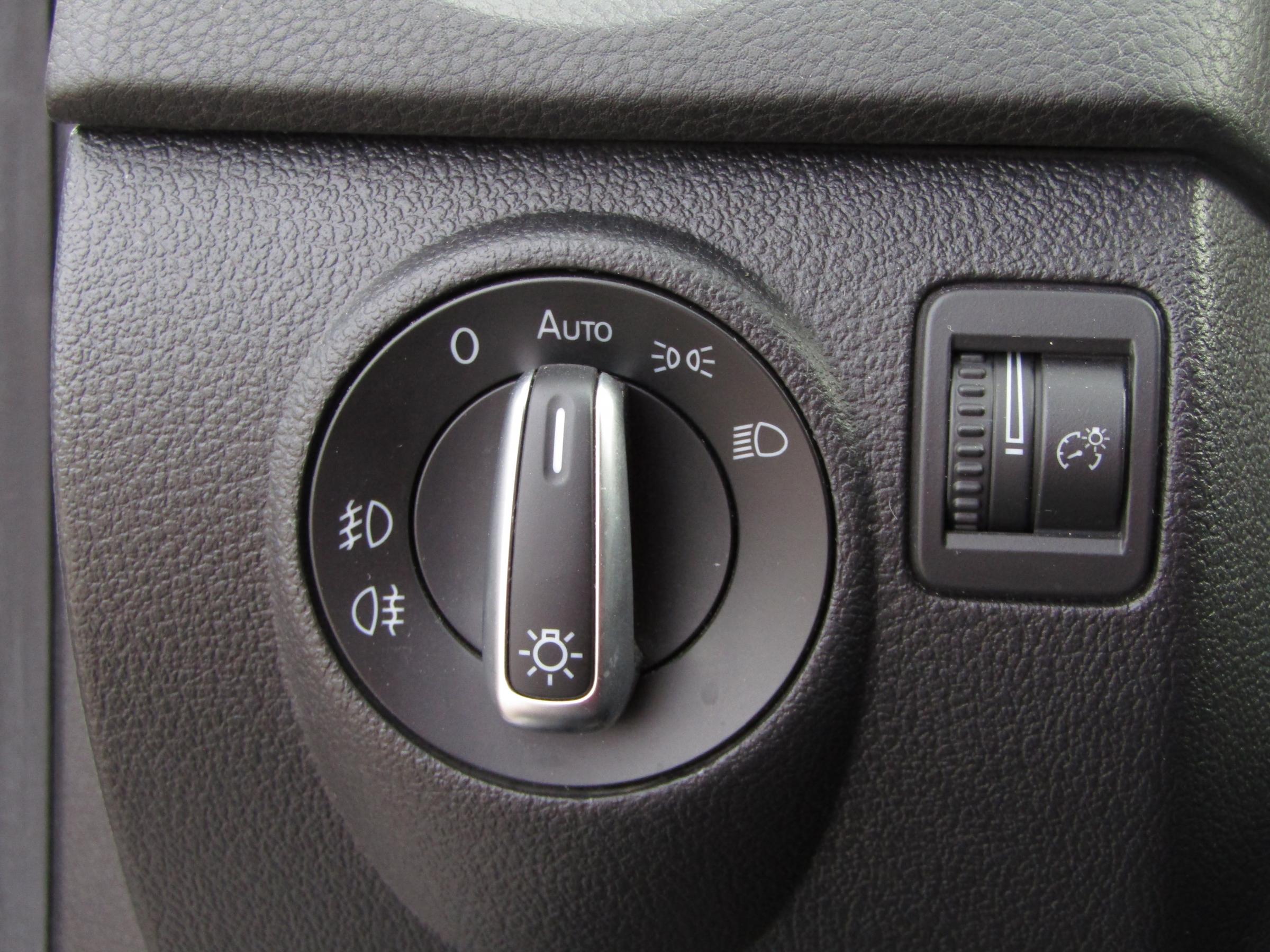 Volkswagen Tiguan, 2014 - pohled č. 12