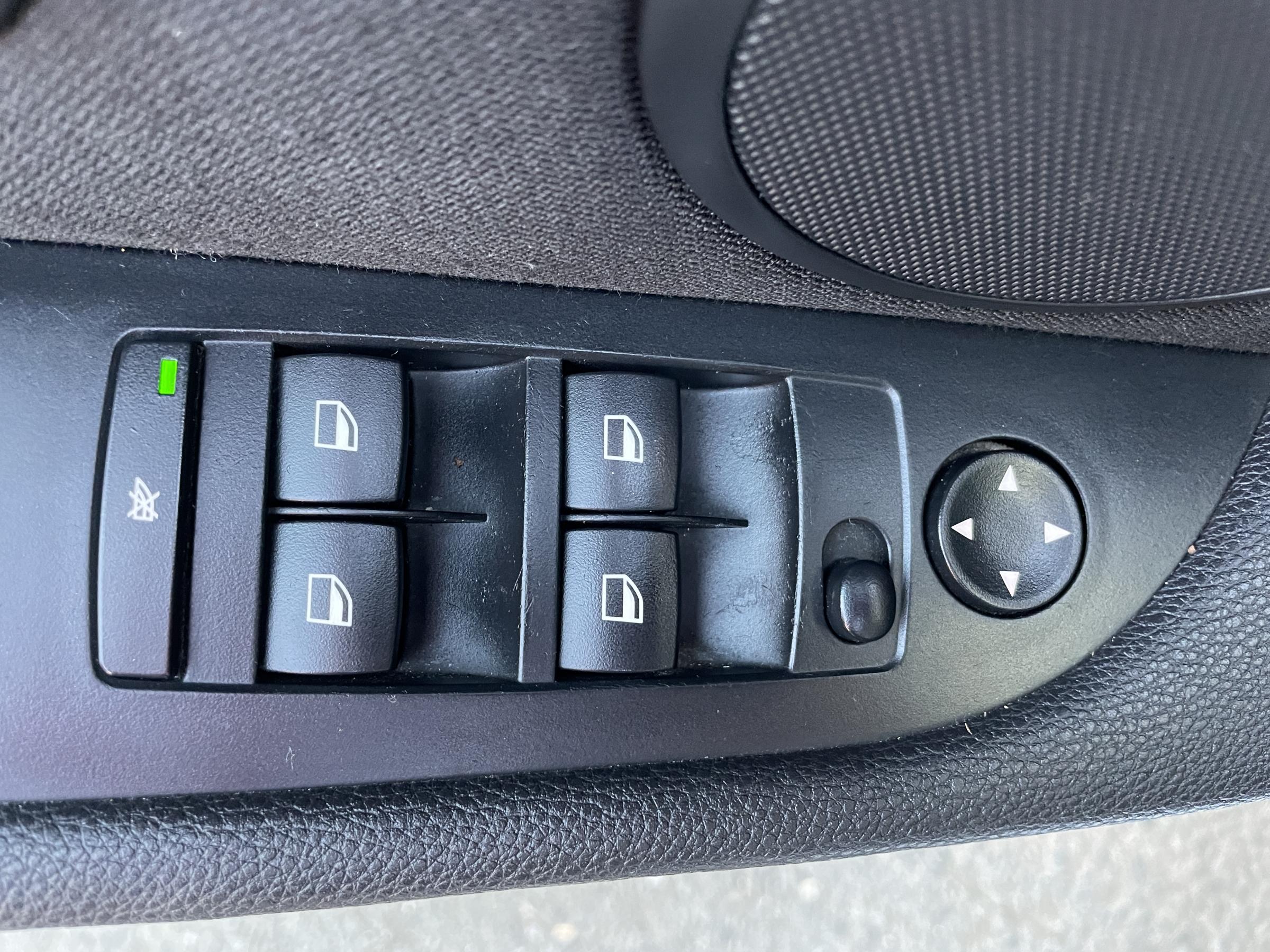 BMW Řada 5, 2010 - pohled č. 24