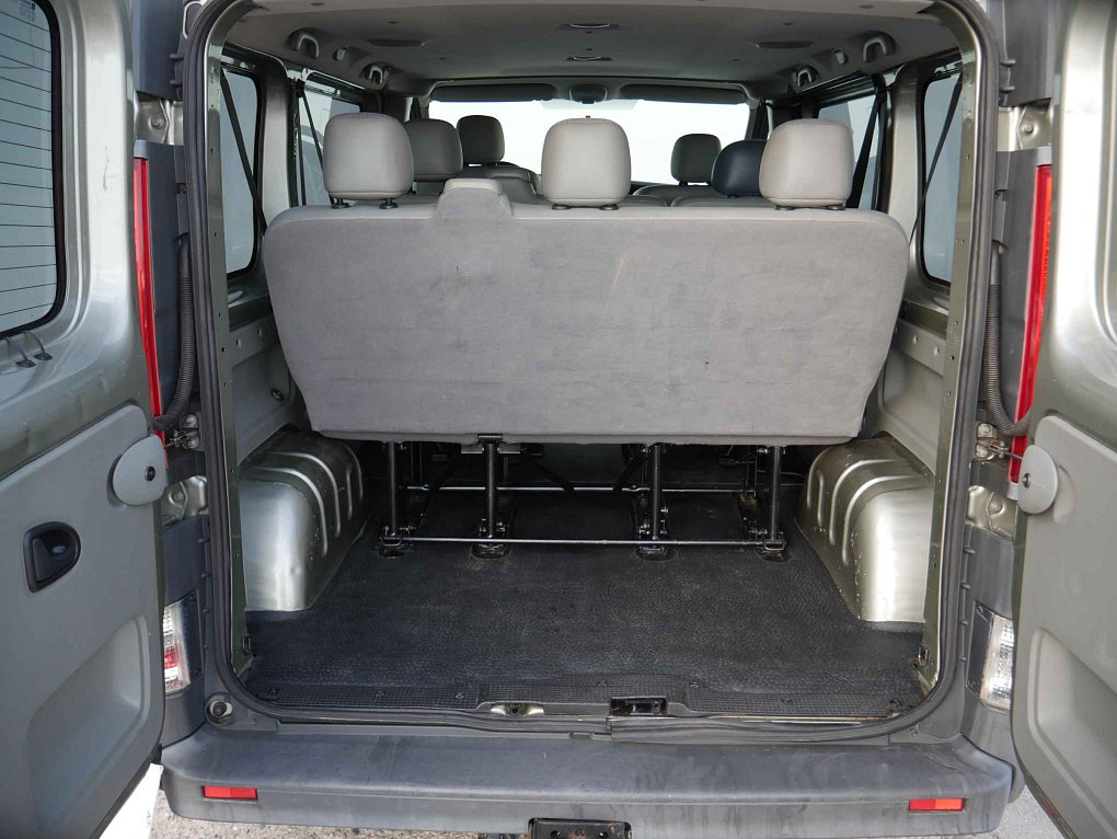Renault Trafic 2.0dCi  8míst