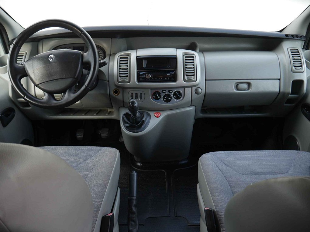 Renault Trafic 2.0dCi  8míst