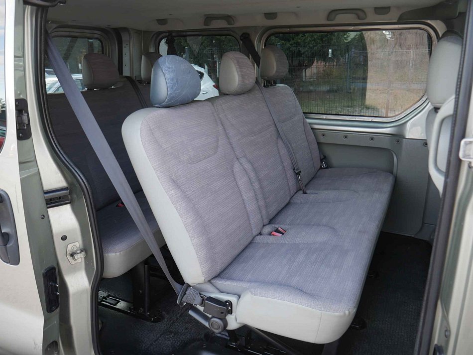 Renault Trafic 2.0dCi  8míst