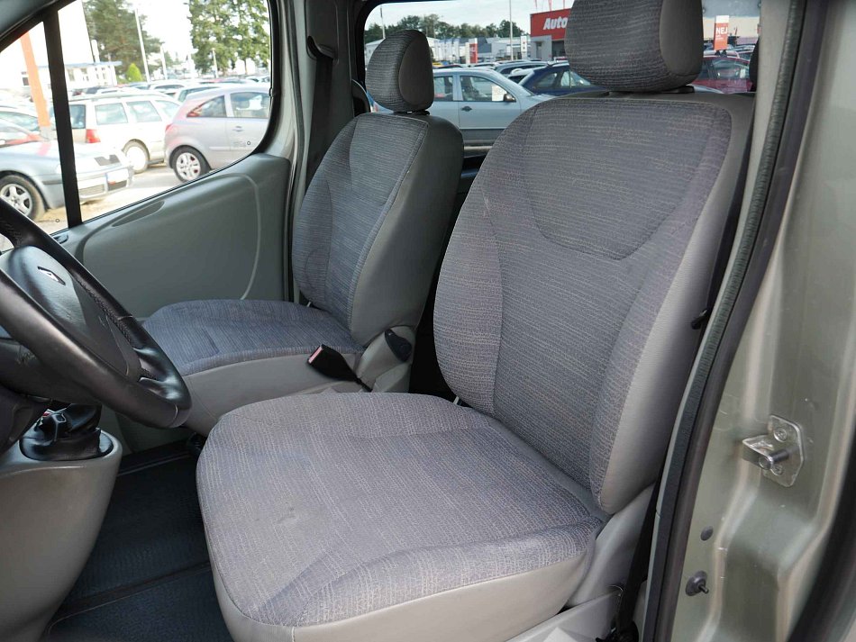 Renault Trafic 2.0dCi  8míst