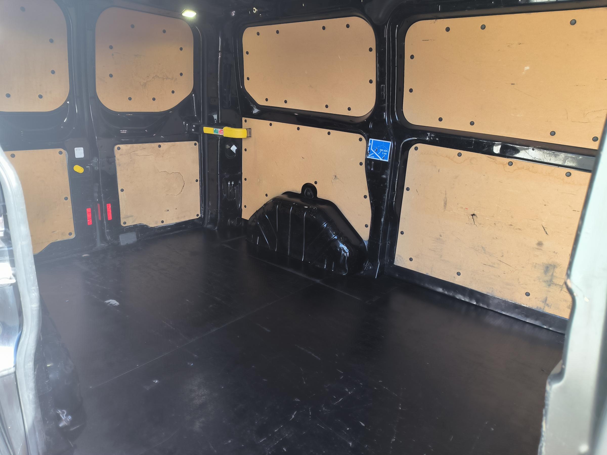 Ford Transit Custom, 2015 - pohled č. 10