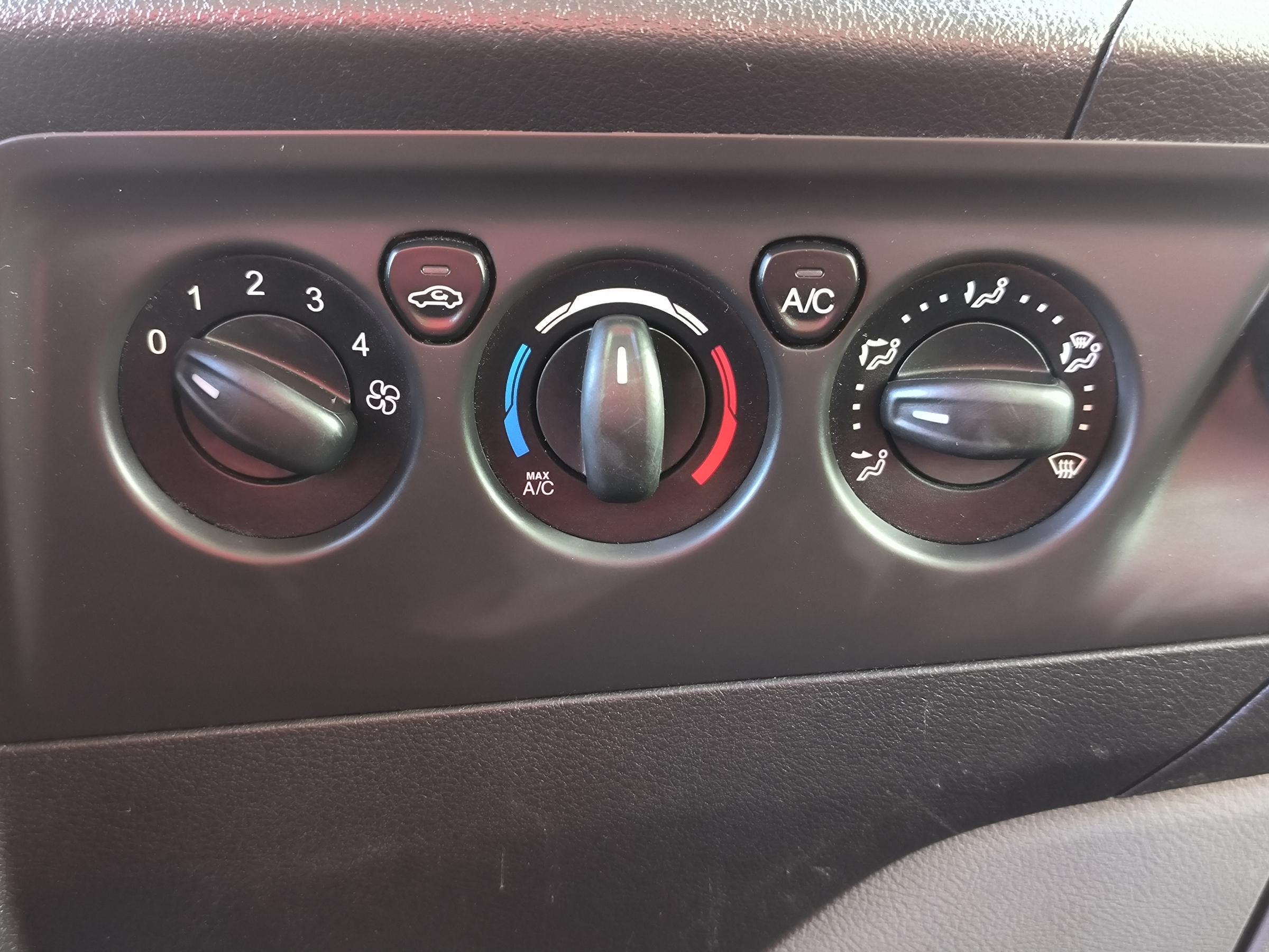 Ford Transit Custom, 2015 - pohled č. 18