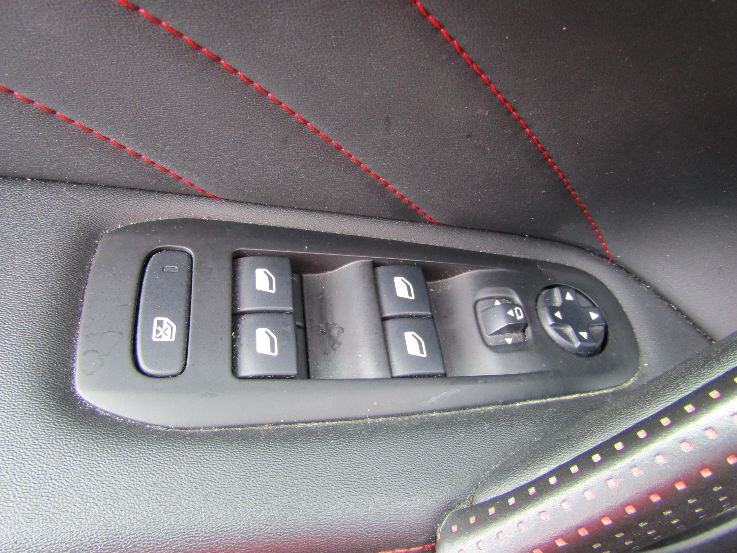 Peugeot 308, 2020 - pohled č. 16