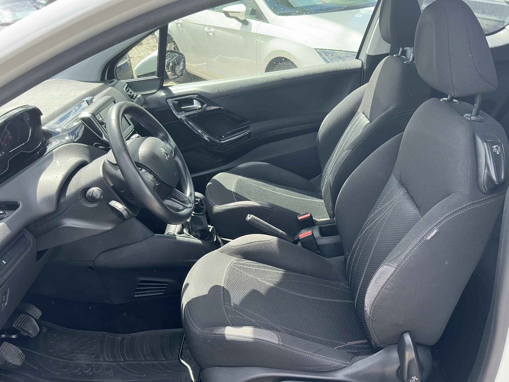 Peugeot 208 1.2PT 