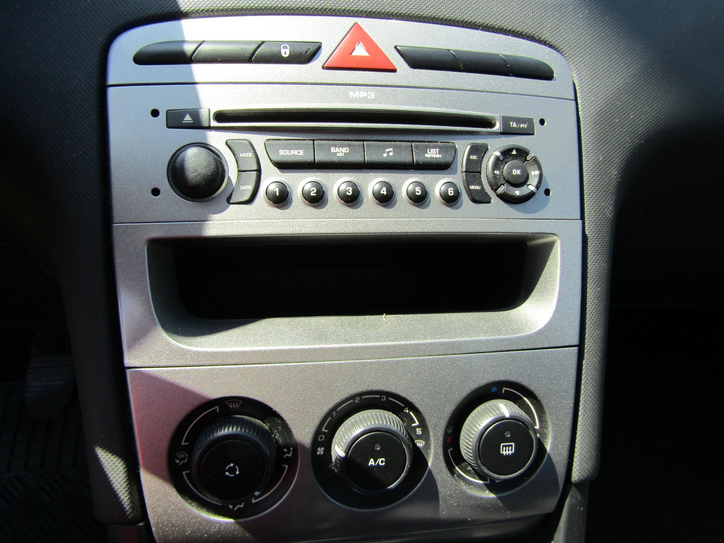 Peugeot 308, 2009 - pohled č. 16