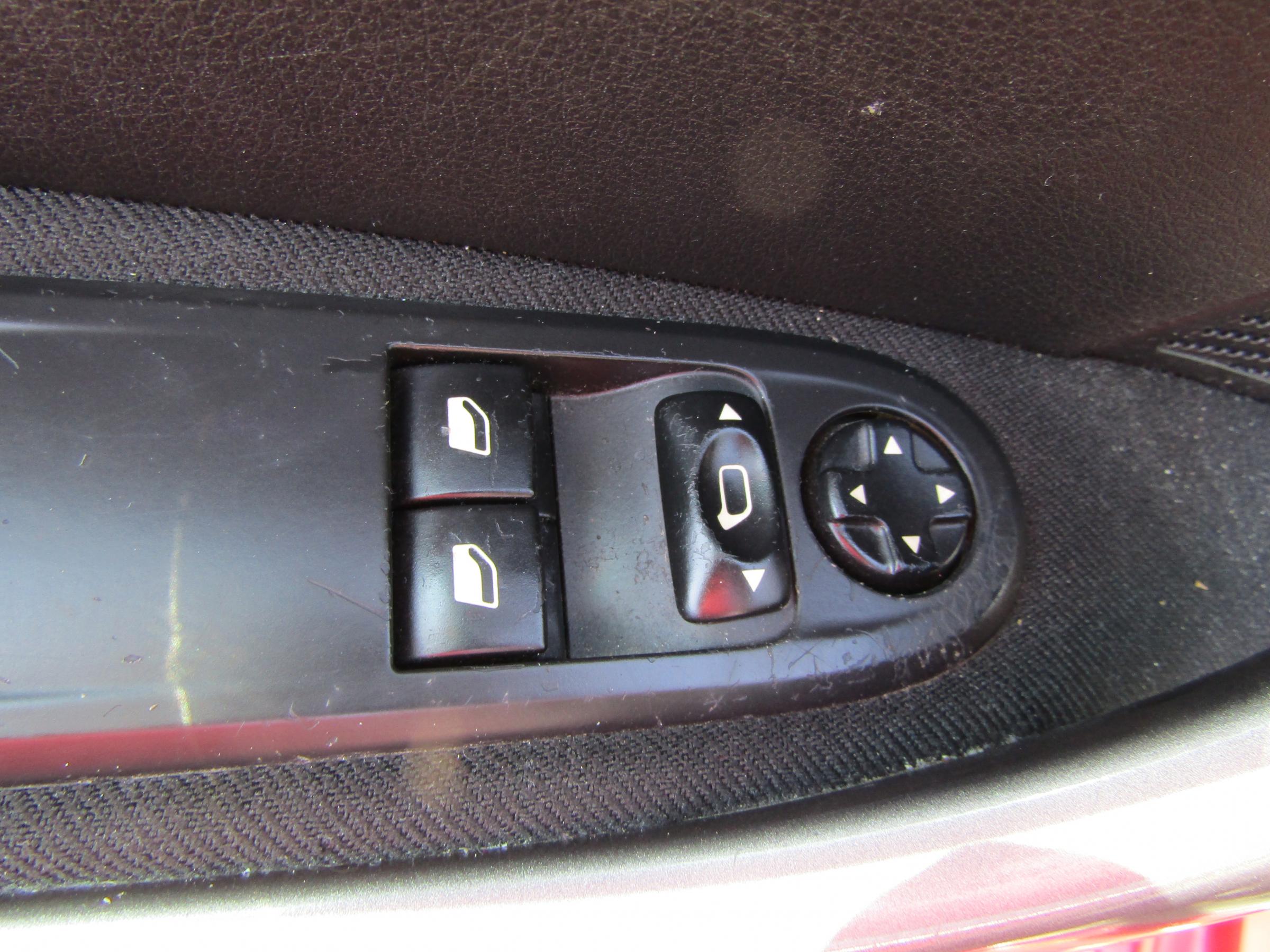 Peugeot 308, 2009 - pohled č. 18