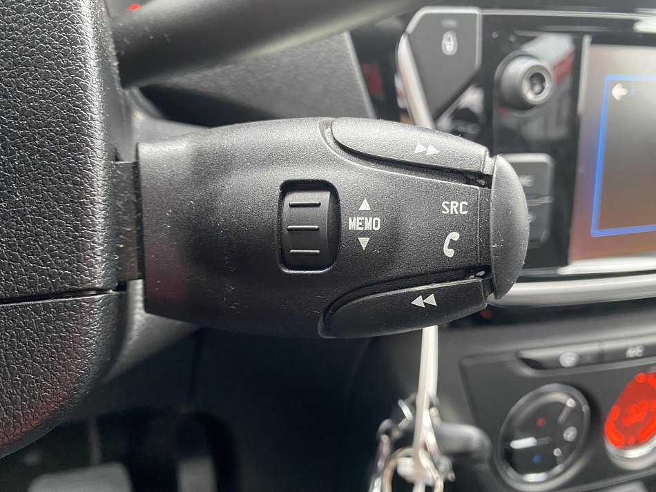 Peugeot 301 1.6i Allure