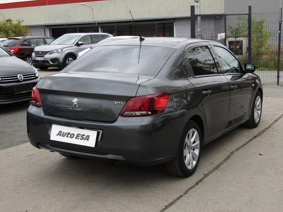 Peugeot 301 1.6i Allure