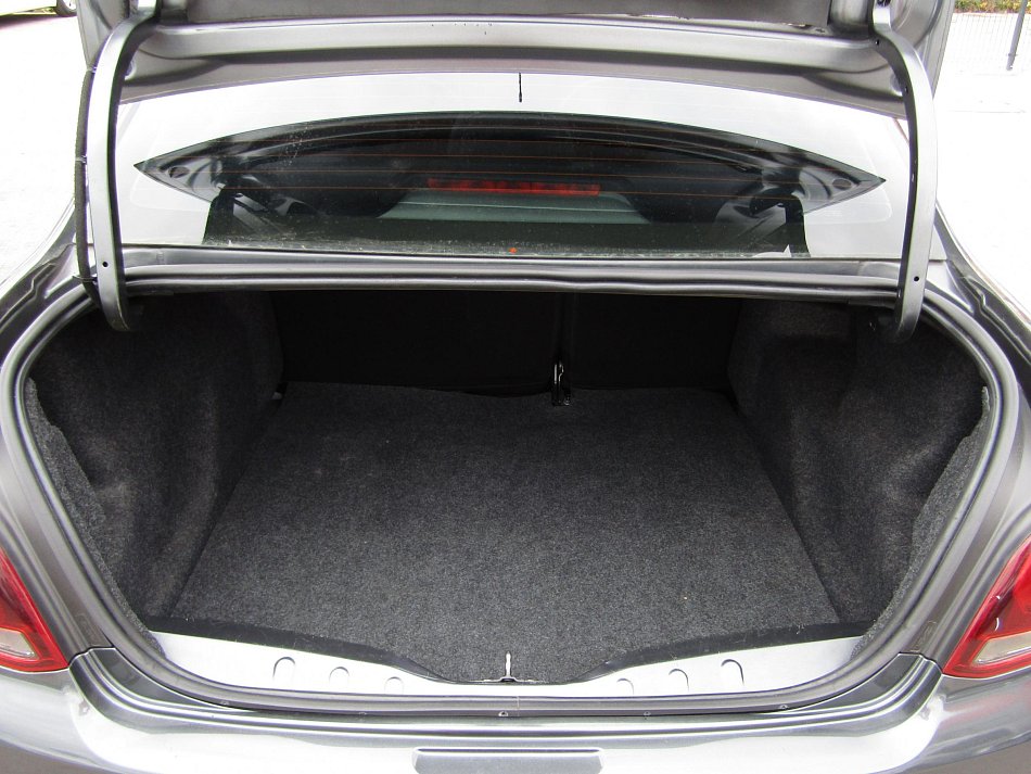 Peugeot 301 1.6i Allure