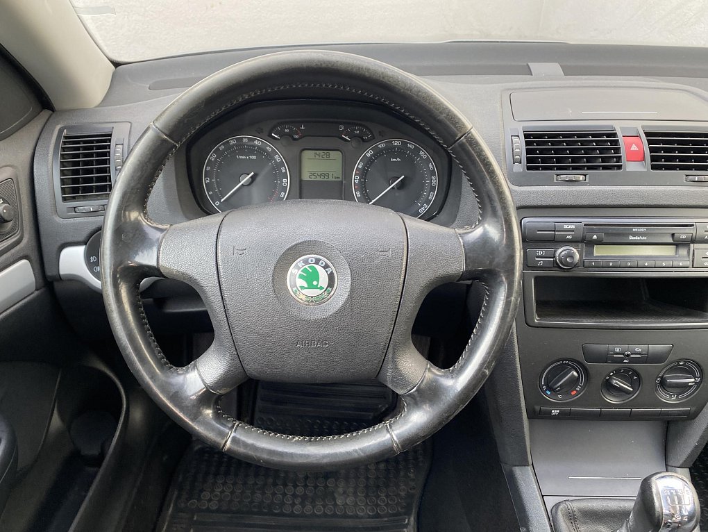 Škoda Octavia II 1.6i Ambiente