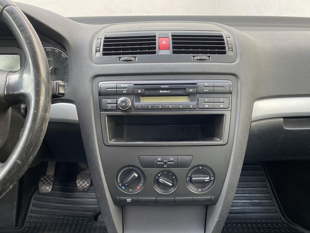 Škoda Octavia II 1.6i Ambiente