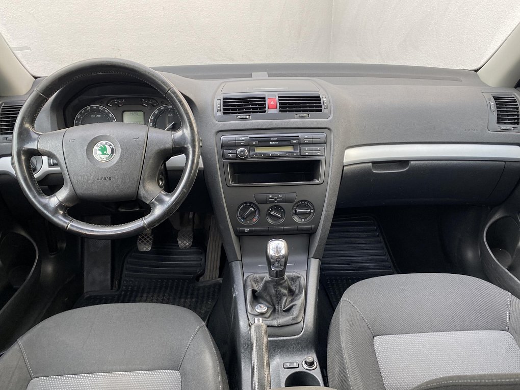 Škoda Octavia II 1.6i Ambiente