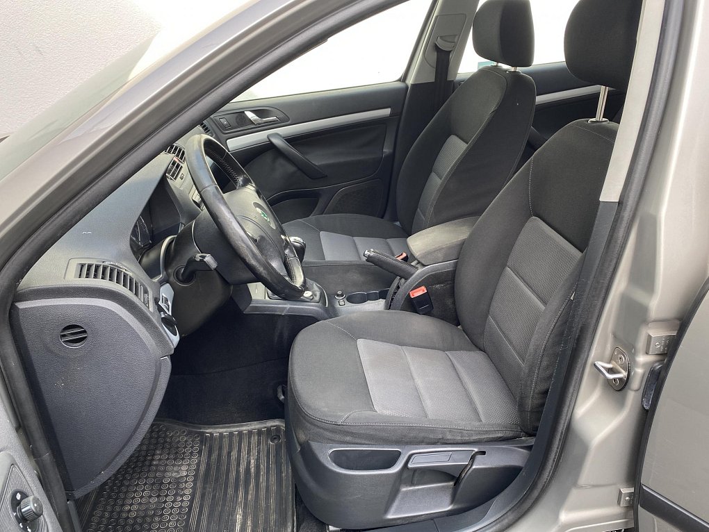 Škoda Octavia II 1.6i Ambiente