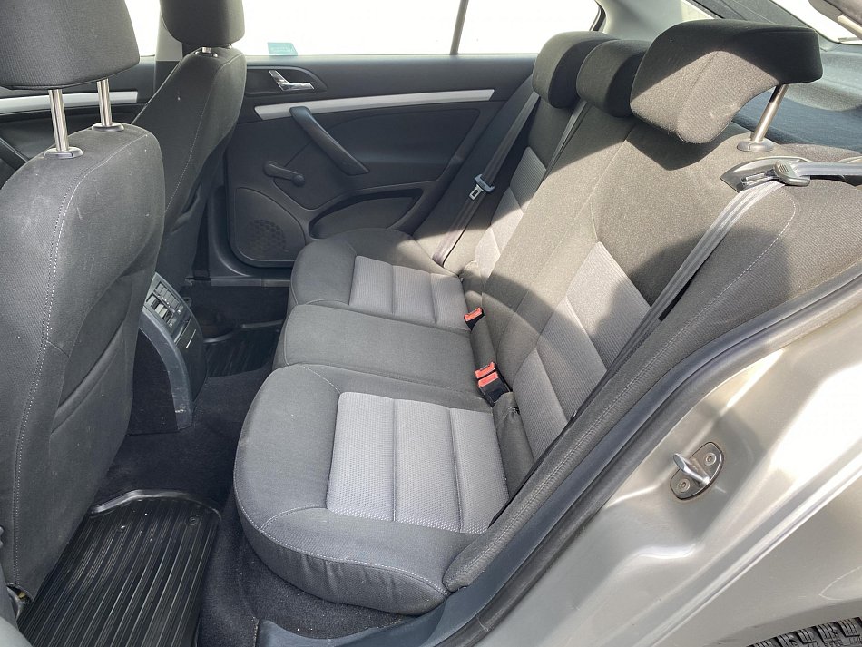 Škoda Octavia II 1.6i Ambiente