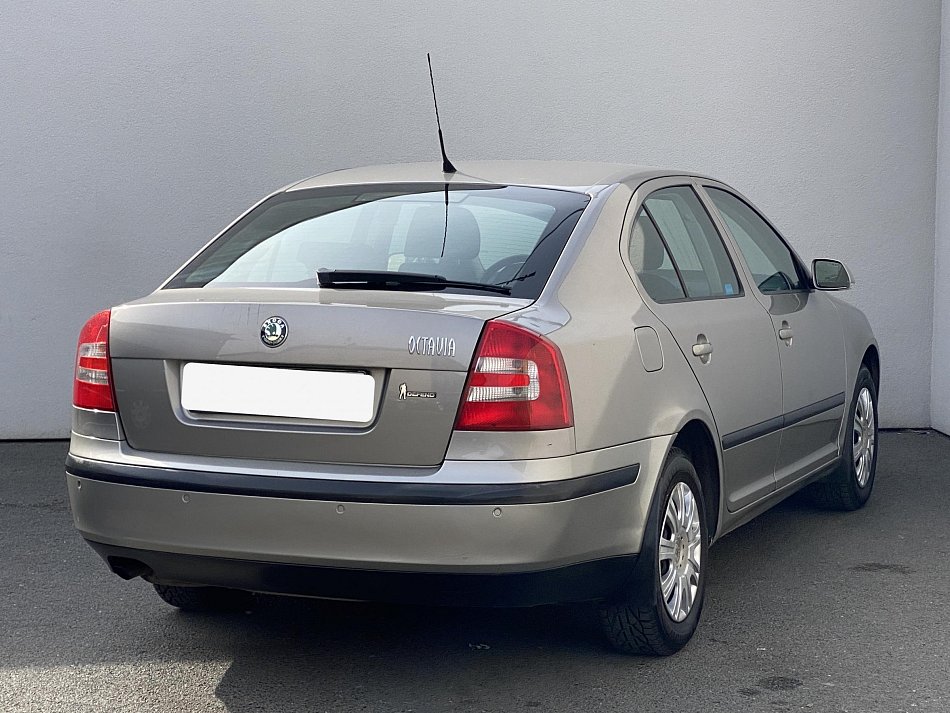 Škoda Octavia II 1.6i Ambiente