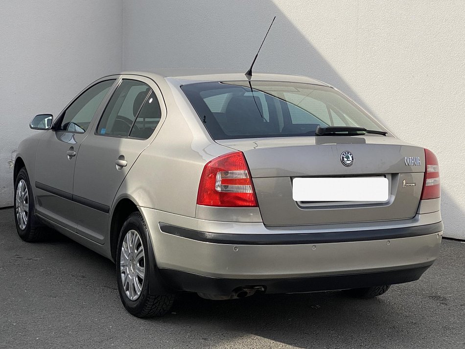 Škoda Octavia II 1.6i Ambiente