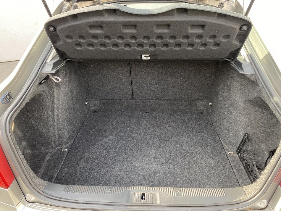 Škoda Octavia II 1.6i Ambiente