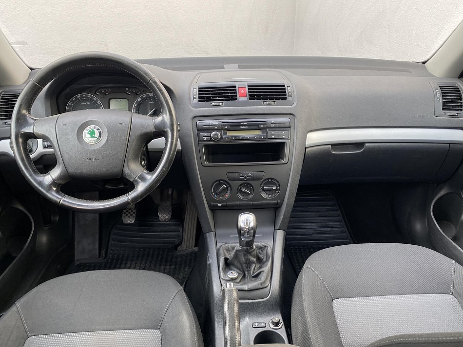 Škoda Octavia II 1.6i Ambiente