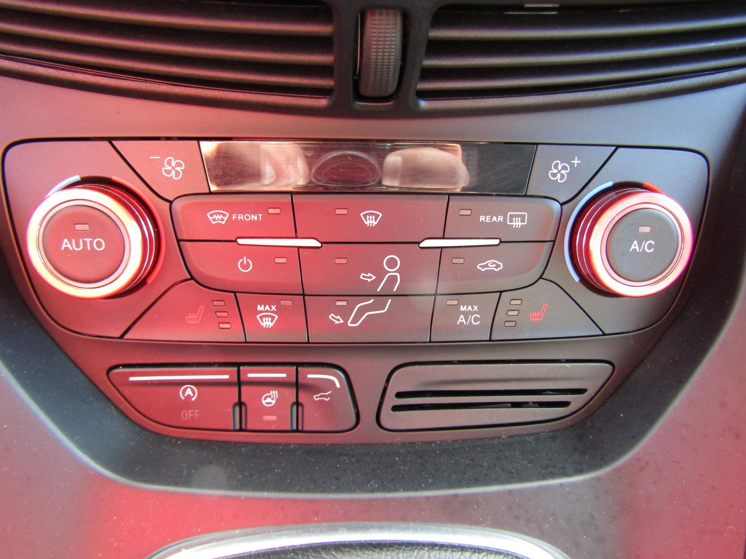 Ford Kuga, 2019 - pohled č. 14