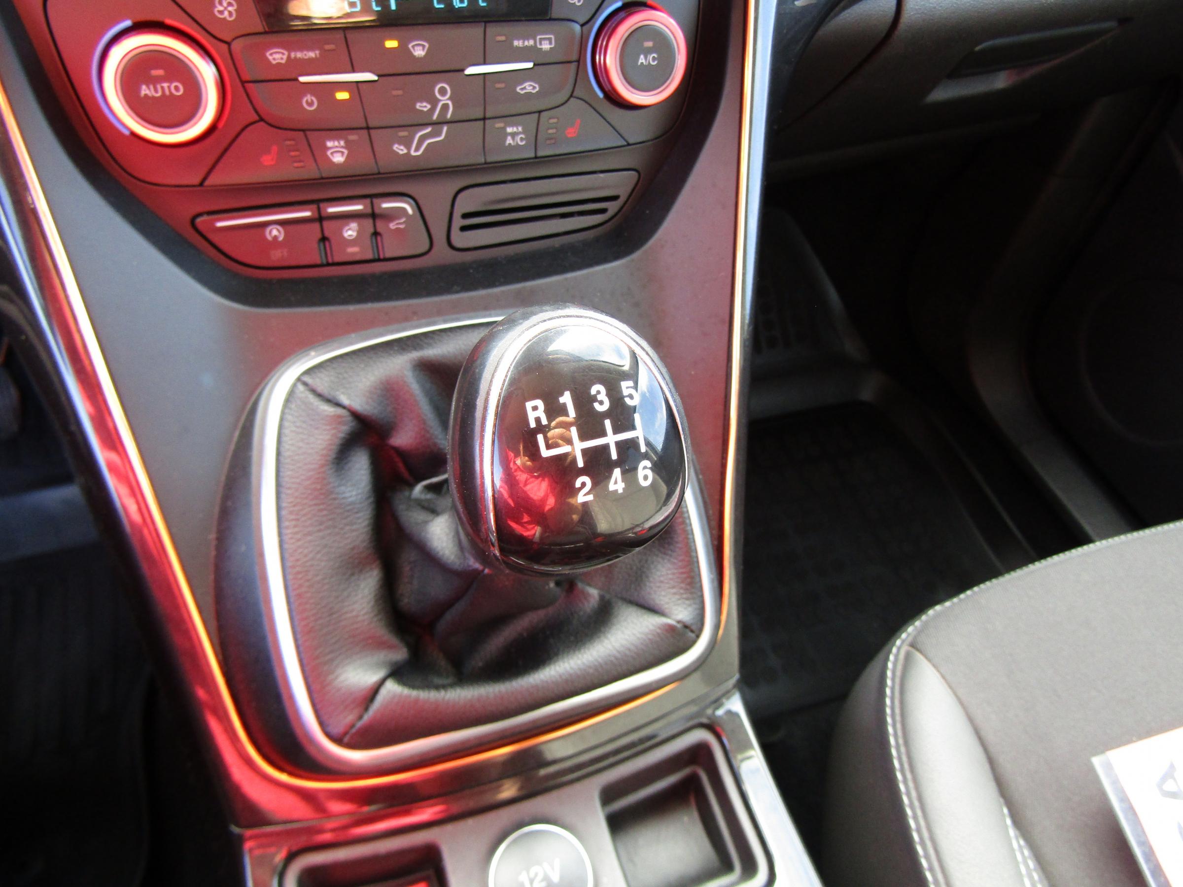 Ford Kuga, 2019 - pohled č. 17