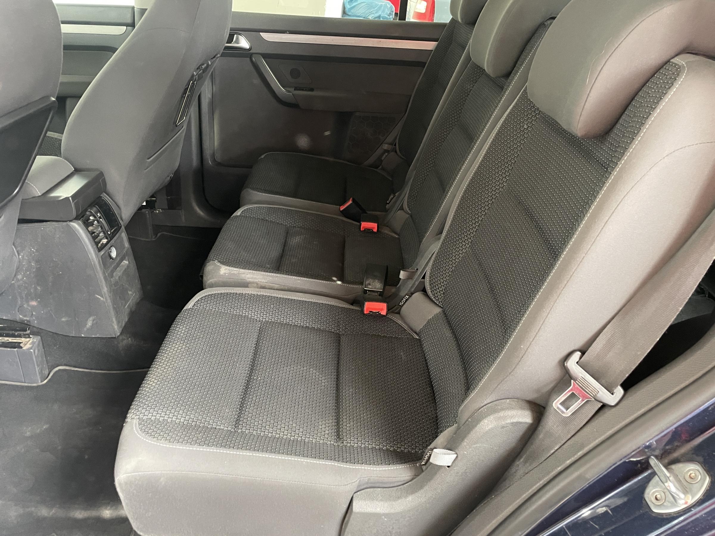 Volkswagen Touran, 2011 - pohled č. 10