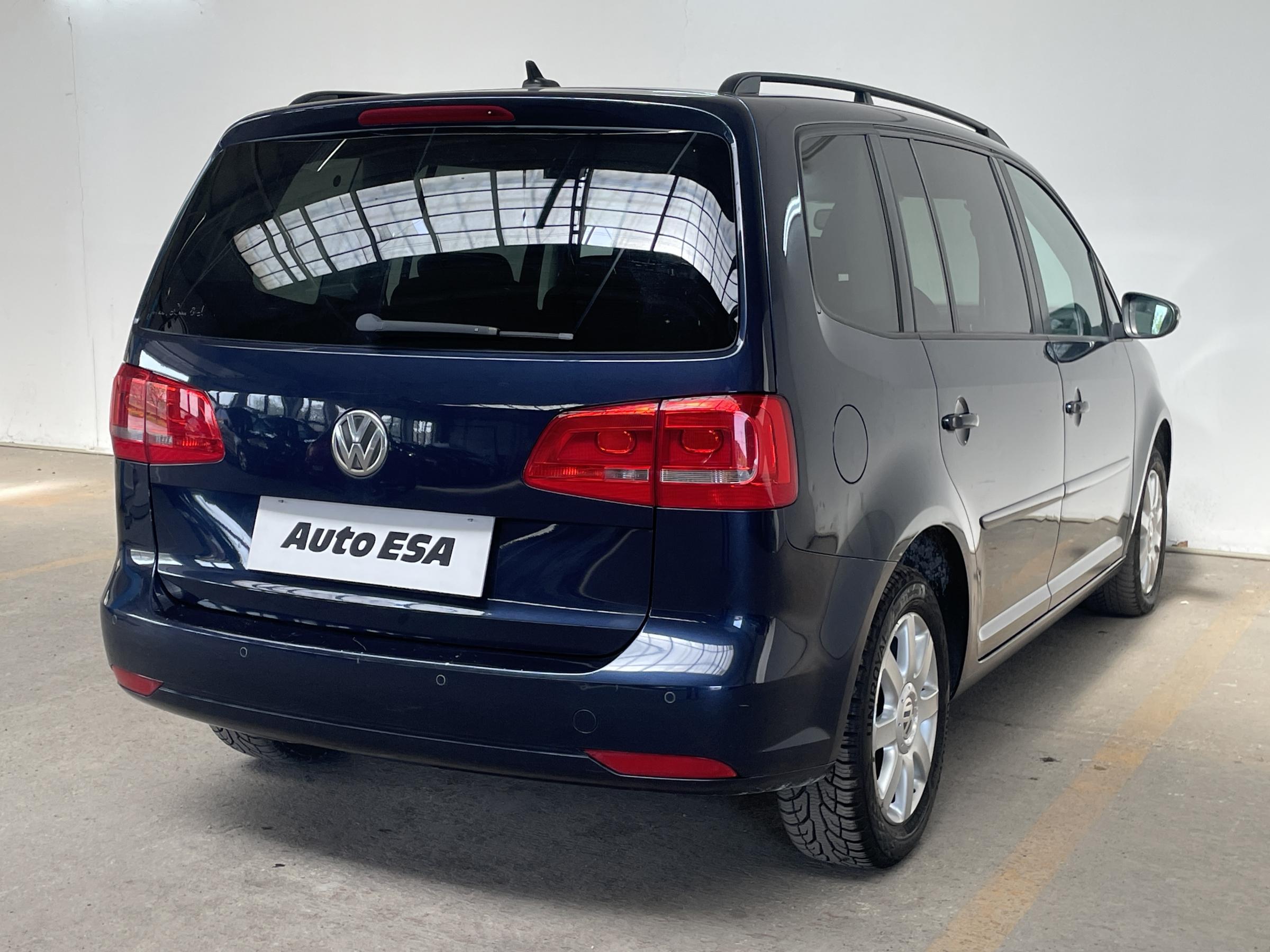 Volkswagen Touran, 2011 - pohled č. 4