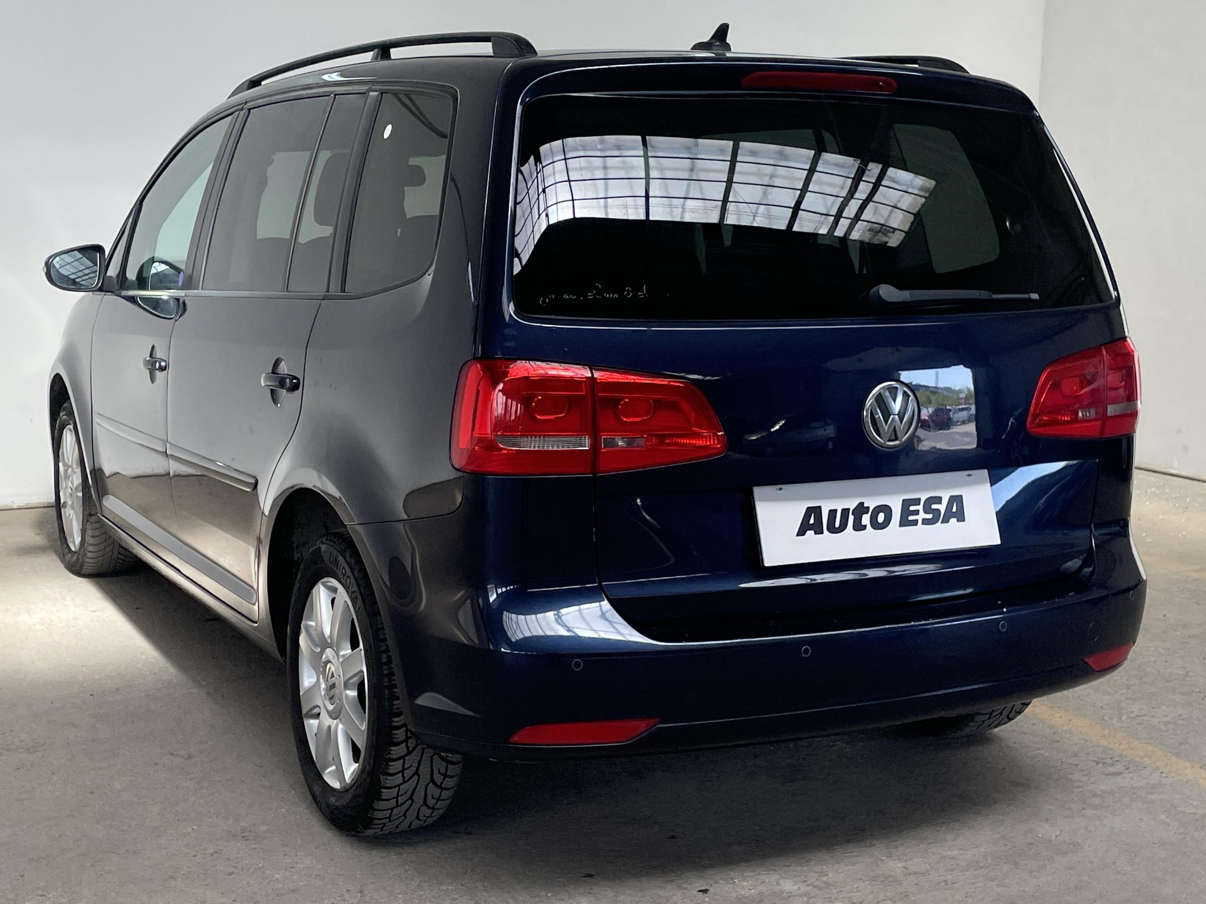 Volkswagen Touran, 2011 - pohled č. 6