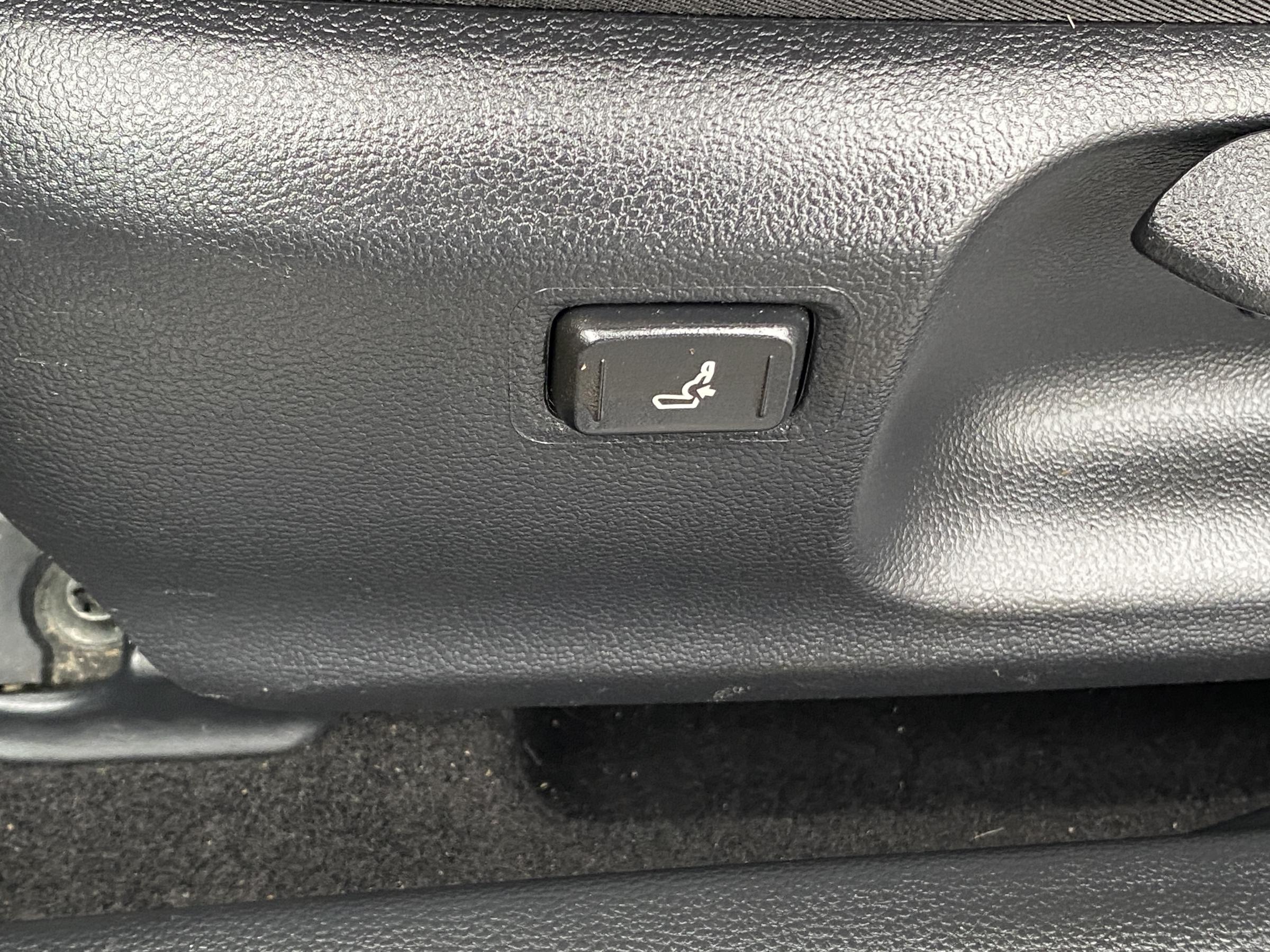 Toyota Corolla, 2023 - pohled č. 12