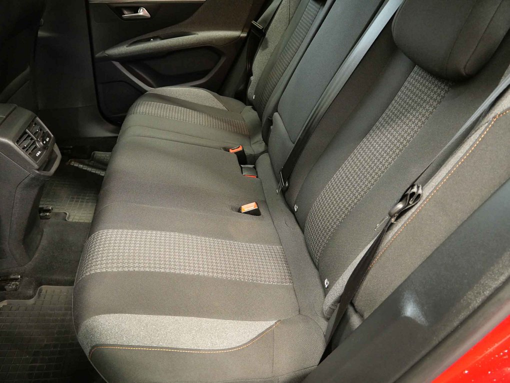 Peugeot 3008 1.2 PT 
