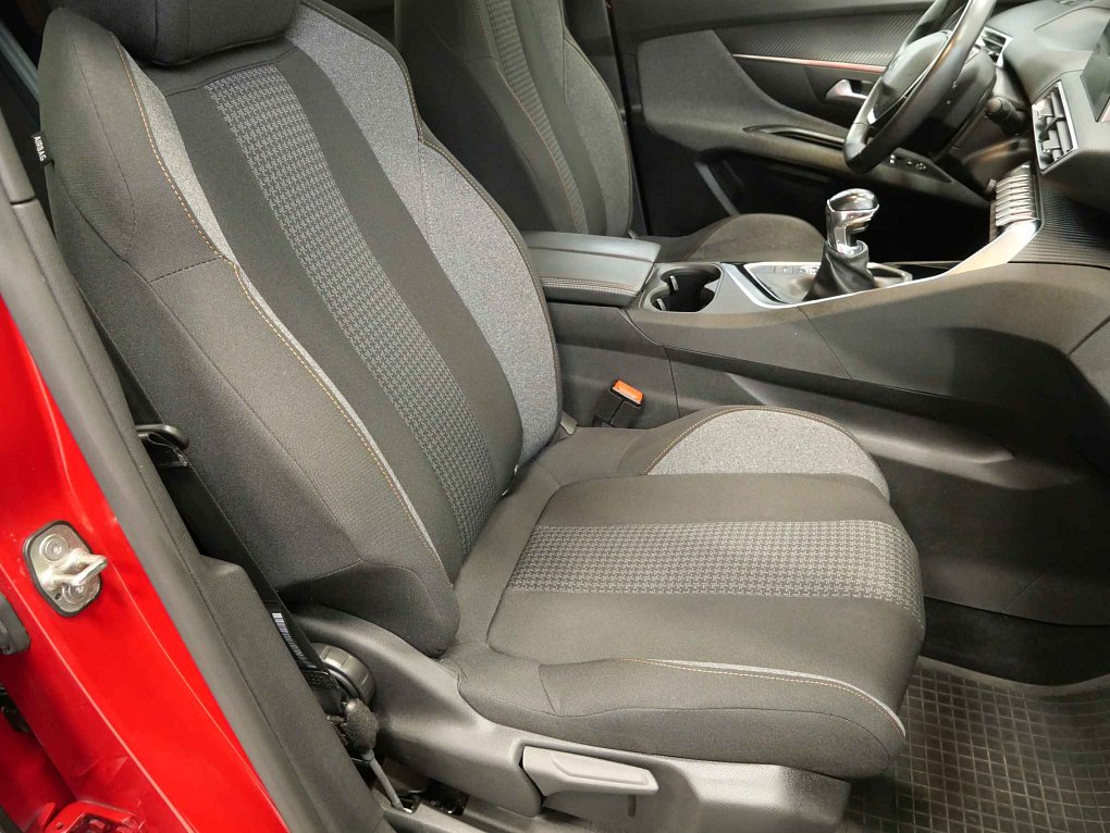 Peugeot 3008 1.2 PT 
