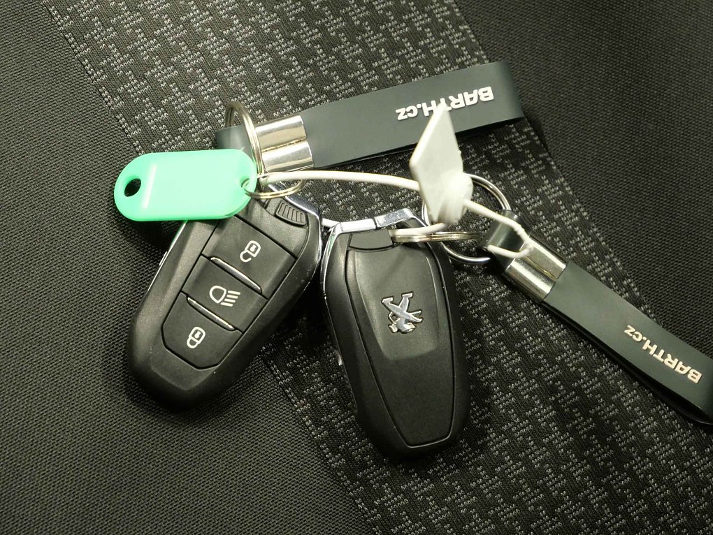 Peugeot 3008 1.2 PT 