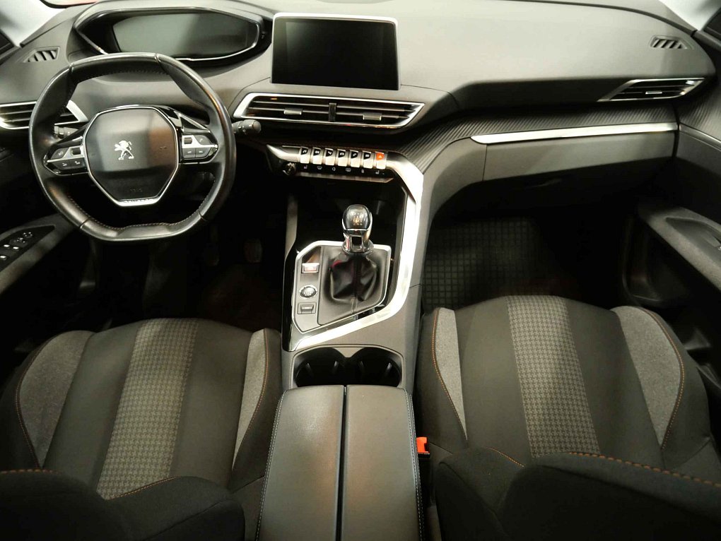 Peugeot 3008 1.2 PT 