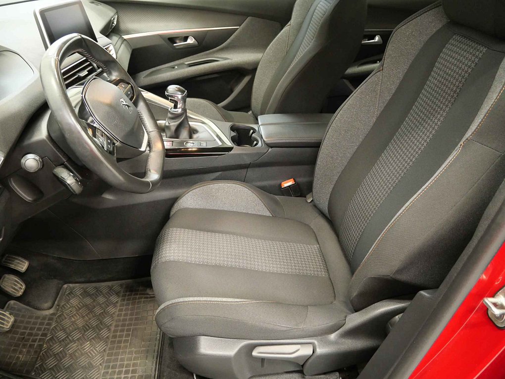 Peugeot 3008 1.2 PT 