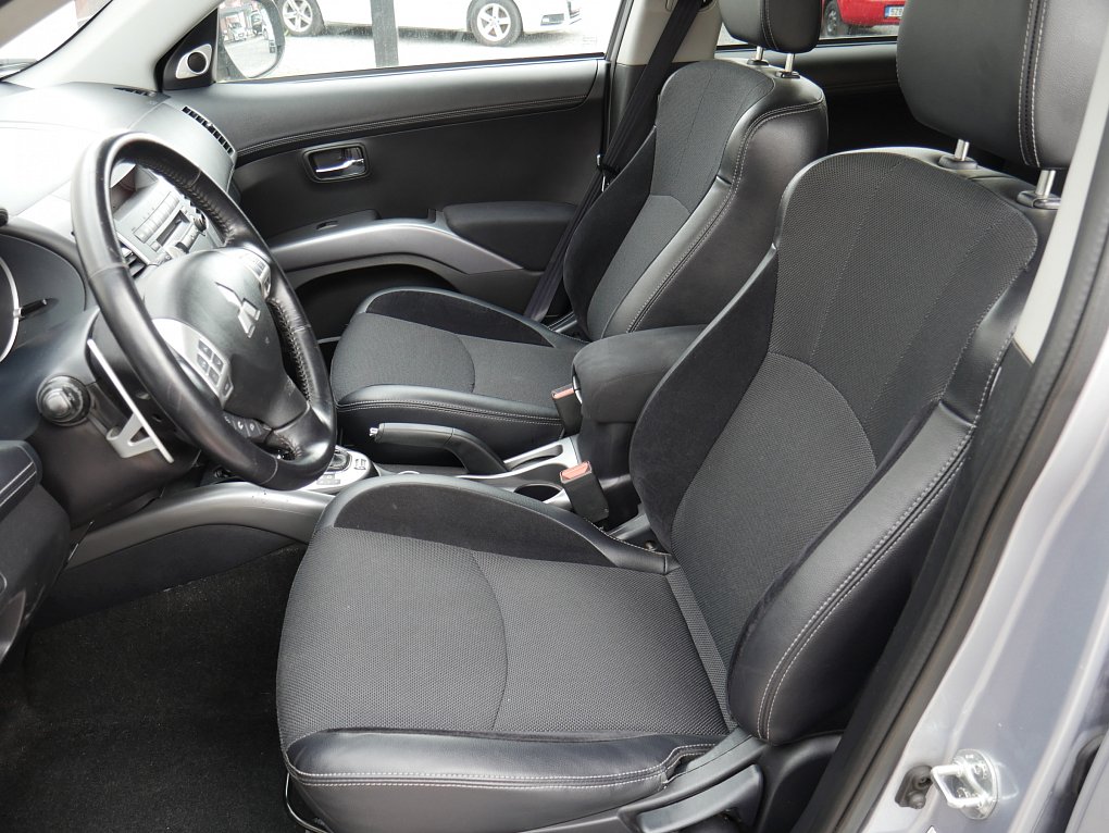 Mitsubishi Outlander 2.2 DI-D Intense 4WD
